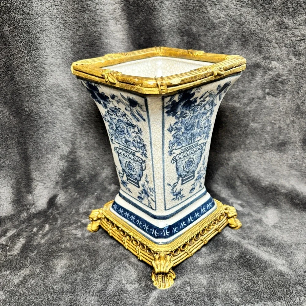 Vtg Look Victorian Continental Blue and White Vase Hollywood Gold Trim